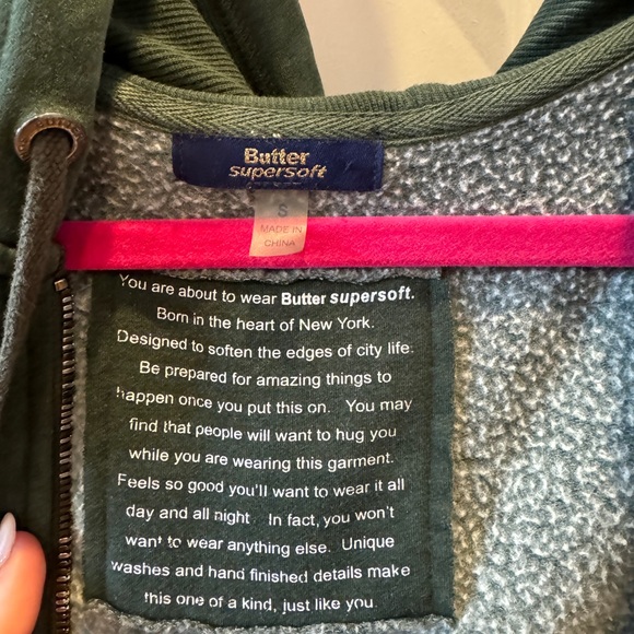 Butter super soft zip up in army green size Smal - Picture 4 of 5